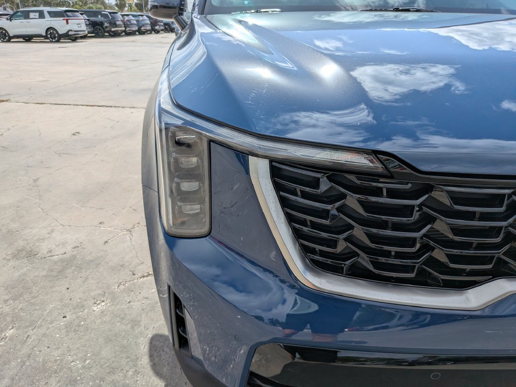 Certified 2025 Kia Sorento EX FWD image 11