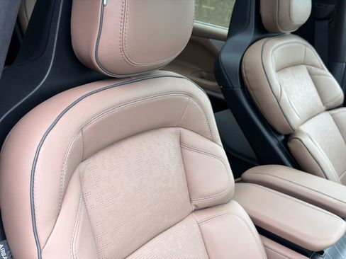 New 2026 Lincoln Navigator Black Label AWD/4WD image 12