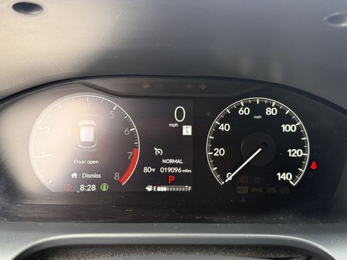 Certified 2025 Honda HR-V Sport image 24