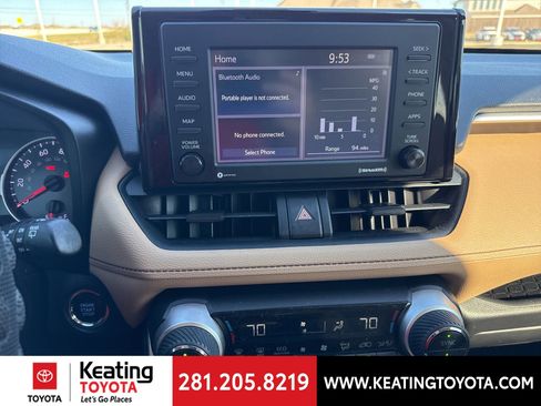 Used 2021 Toyota RAV4 XLE image 17