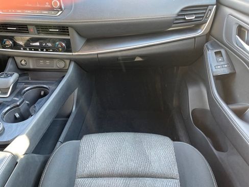 Used 2024 Nissan Rogue SV AWD/4WD image 24