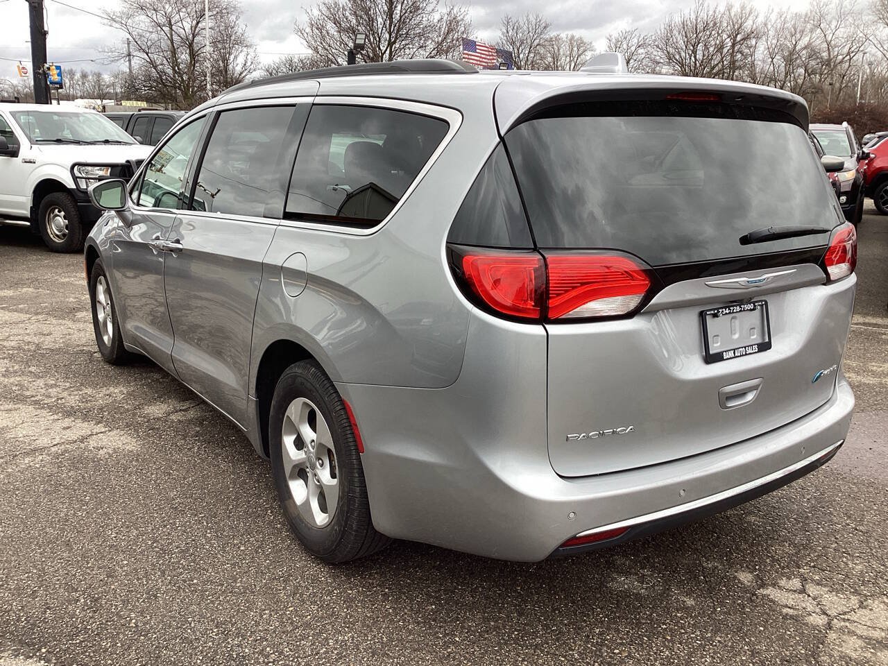Used 2018 Chrysler Pacifica Touring Plus FWD image 9