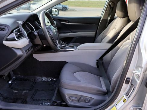 Used 2021 Toyota Camry LE FWD image 17