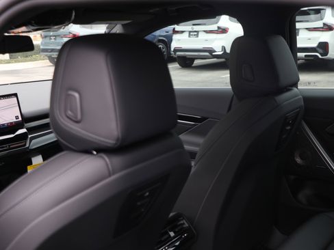 Certified 2025 BMW 530i 530i w/ Premium Package image 34