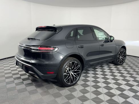 Certified 2026 Porsche Macan AWD/4WD image 9