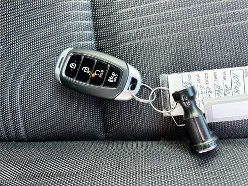 Used 2025 Hyundai Venue Limited FWD image 33