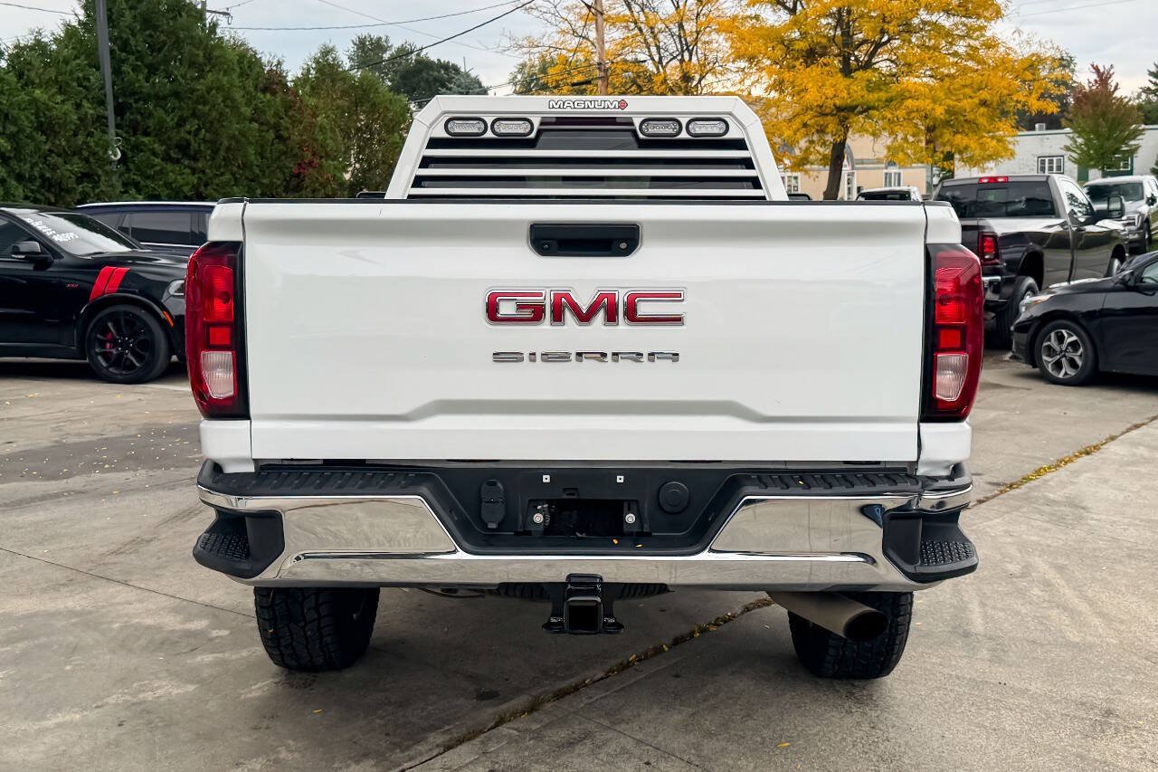 Used 2024 GMC Sierra 3500 Pro AWD/4WD image 4