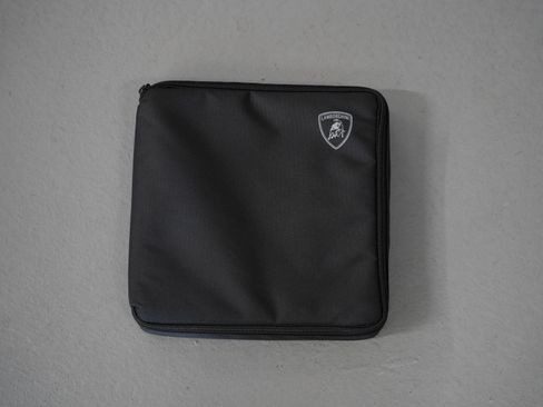 Used 2025 Lamborghini Urus SE AWD/4WD image 51