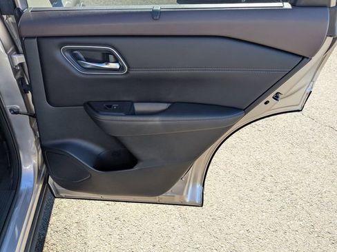 Used 2021 Nissan Rogue SL image 24