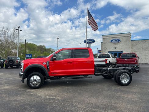 New 2026 Ford F550 4x4 Crew Cab image 6