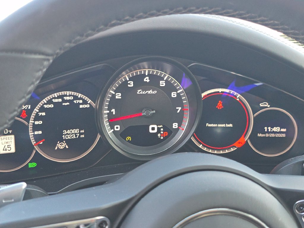 Used 2020 Porsche Cayenne Turbo AWD/4WD image 28