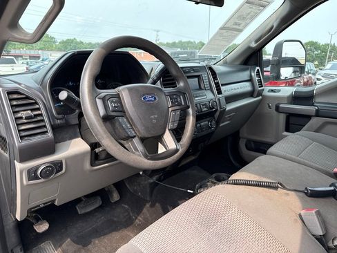 Used 2019 Ford F250 XLT w/ Snow Plow Prep Package AWD/4WD image 31