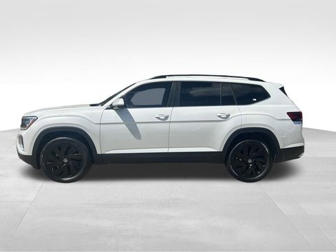 New 2026 Volkswagen Atlas SE FWD image 2