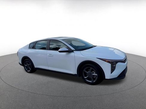 Used 2025 Kia K4 FWD image 2