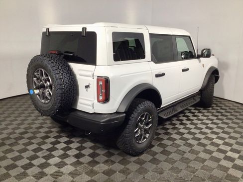 New 2025 Ford Bronco Badlands image 15