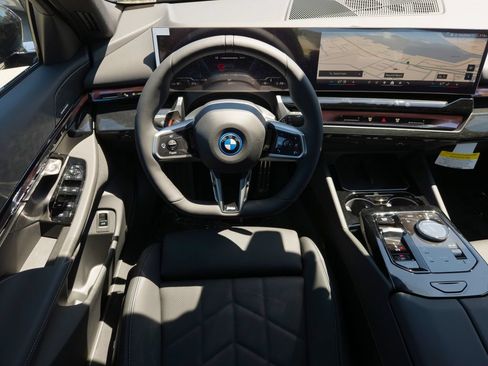 New 2027 BMW i5 eDrive40 w/ M Sport Package RWD image 15
