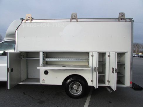 Used 2020 Chevrolet Express 3500 w/ Power Convenience Package RWD image 10
