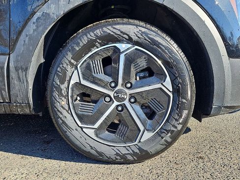 Certified 2023 Kia Niro EX image 9