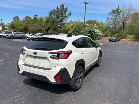 Used 2024 Subaru Crosstrek 2.0i Premium image 4