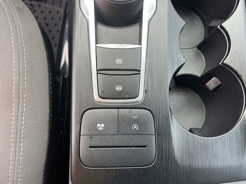 Used 2022 Ford Escape SE w/ Cold Weather Package image 32