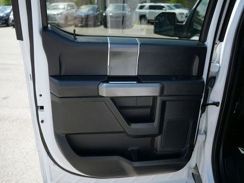 Used 2019 Ford F150 XLT w/ Equipment Group 302A Luxury AWD/4WD image 24