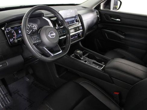 Certified 2023 Nissan Pathfinder SL w/ Black Appearance Package FWD image 20