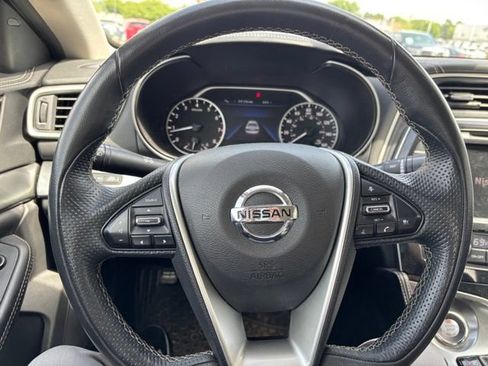 Used 2021 Nissan Maxima 3.5 SV w/ Floor Mat Group FWD image 11