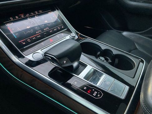 Used 2019 Audi Q8 Prestige w/ Luxury Package image 23