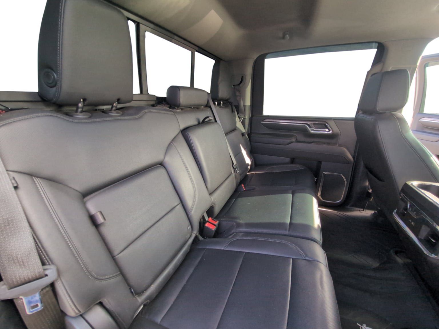 Used 2024 Chevrolet Silverado 2500 LTZ w/ LTZ Plus Package AWD/4WD image 18