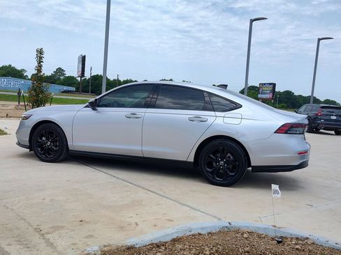 Used 2025 Honda Accord SE image 5