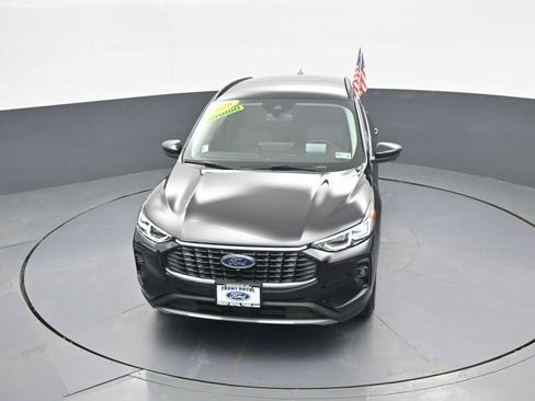 Certified 2026 Ford Escape SE w/ PHEV Premium Package FWD image 28