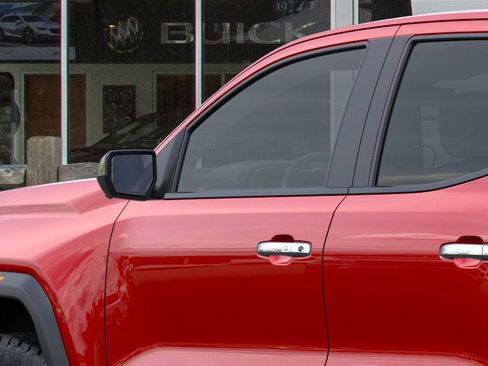 New 2026 GMC Canyon Denali image 12