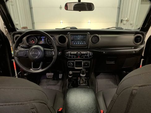 Used 2023 Jeep Gladiator Sport image 32