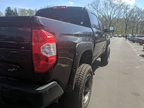 Used 2014 Toyota Tundra Limited w/ Limited Premium Package image 6