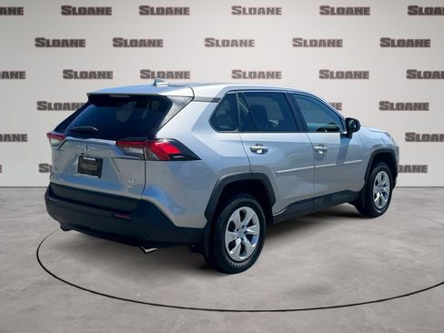 Used 2023 Toyota RAV4 LE AWD/4WD image 5