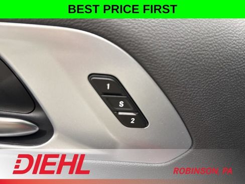 New 2026 Chrysler Pacifica Limited w/ S Appearance Package AWD/4WD image 28