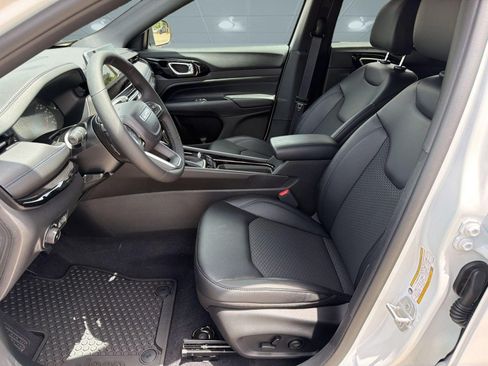 New 2026 Jeep Compass Latitude AWD/4WD image 5