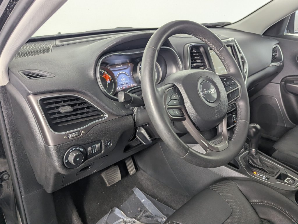 Used 2021 Jeep Cherokee Latitude Lux w/ Comfort/Convenience Group FWD image 10