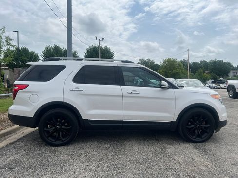 Used 2014 Ford Explorer Limited w/ Equipment Group 302A AWD/4WD image 2