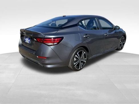 Used 2022 Nissan Sentra SR w/ Trunk Package image 6