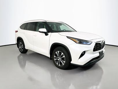 Used 2021 Toyota Highlander XLE