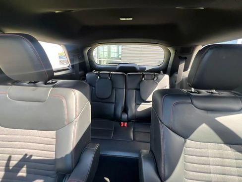 Used 2025 Ford Explorer ST-Line AWD/4WD image 19