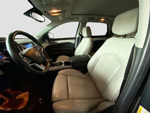 Used 2016 Cadillac SRX Luxury w/ Driver Awareness Package image 21