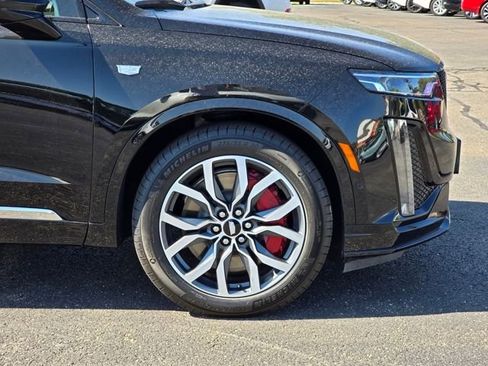 Used 2024 Cadillac XT6 Sport w/ Platinum Package image 9
