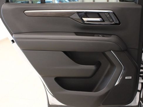 Used 2025 Chevrolet Tahoe LT w/ Comfort Package RWD image 33