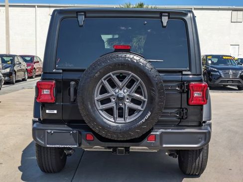 Used 2024 Jeep Wrangler Unlimited Sport AWD/4WD image 7