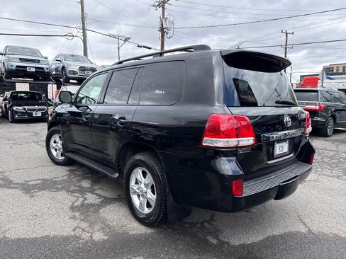 Used 2011 Toyota Land Cruiser w/ Upgrade Pkg AWD/4WD image 5