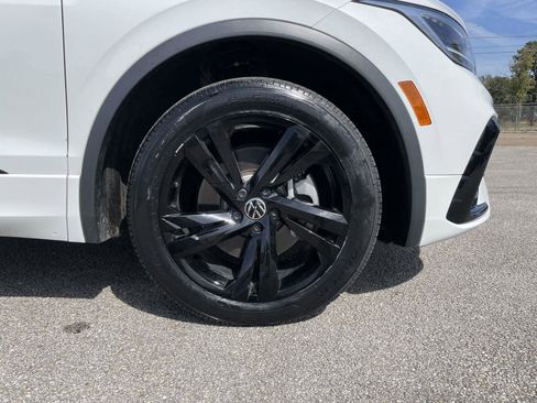 Used 2024 Volkswagen Tiguan SE R-Line image 50