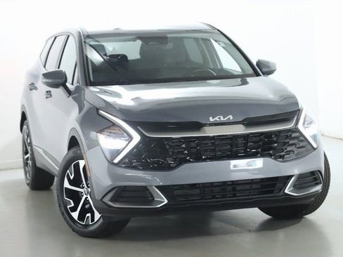 Used 2023 Kia Sportage EX FWD image 2