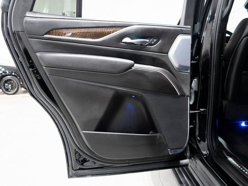 Used 2024 Cadillac Escalade Sport Platinum image 39